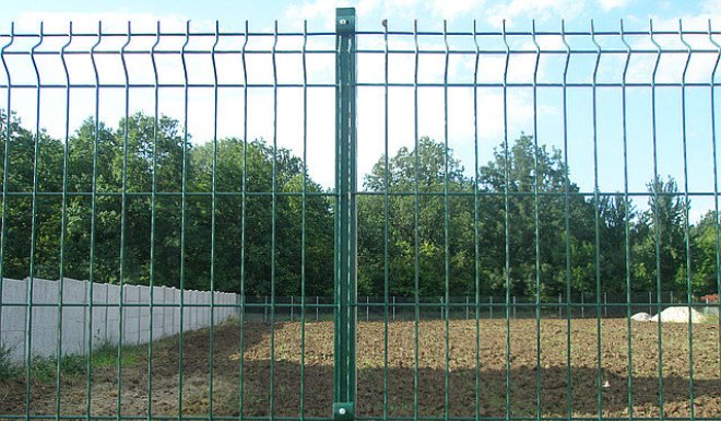 Забор из металлической сетки