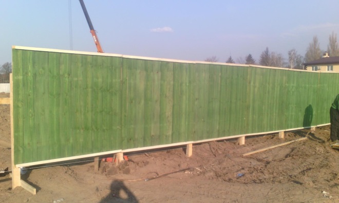 Защитный забор для стройплощадки